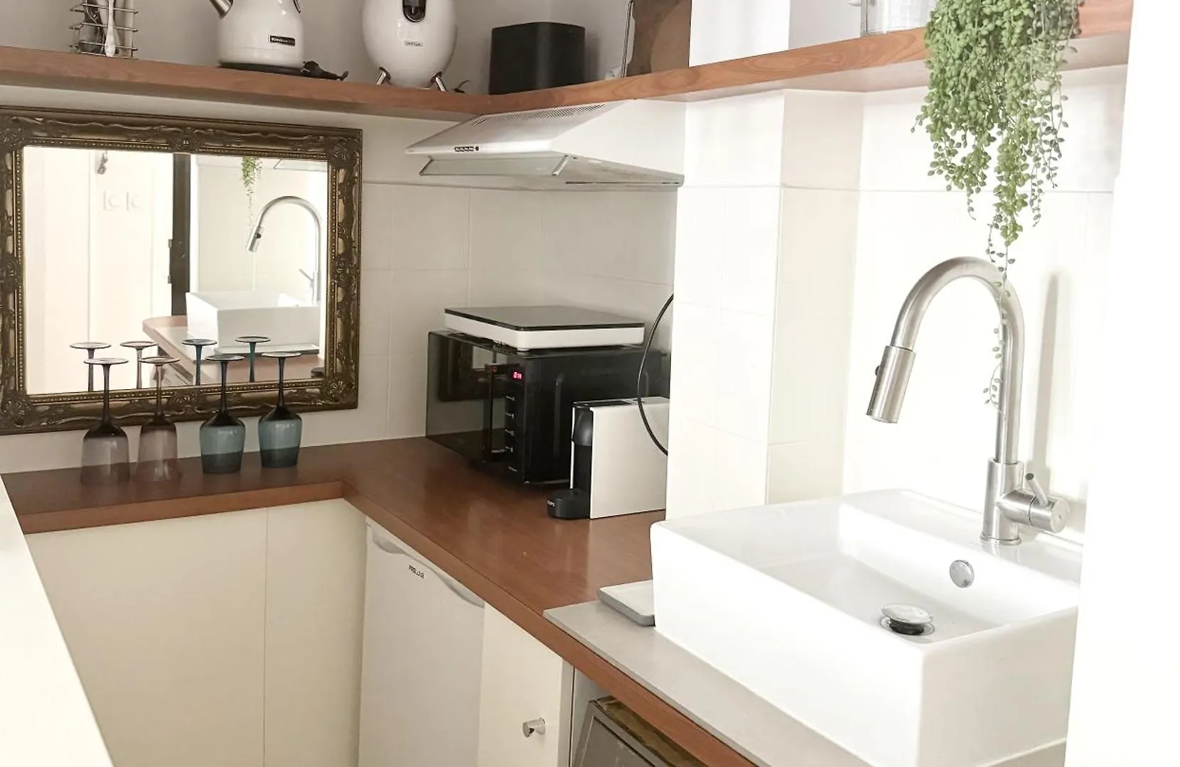 Studio Climatise Pour 1 Ou 2 Personnes Au 109 Avenue Mozart Paris 16 0*,  France